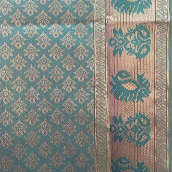 Blue and Silver Deer Motif Saree - Picture 5 of 8